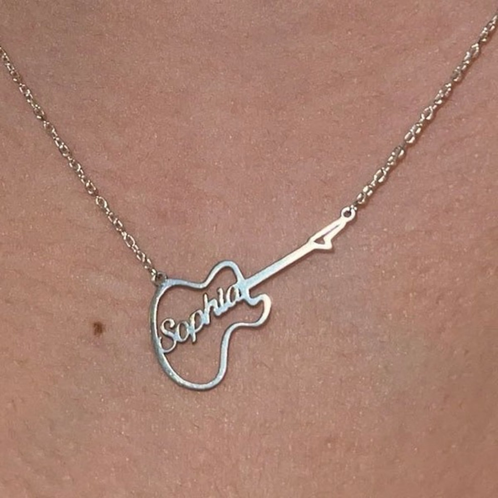 Aangepaste gepersonaliseerde v - Musical Instrument With Name recensie en prijs